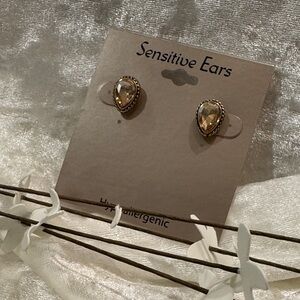 🌸Final price🌸 Gold Teardrop Earrings for Sensitive Ears